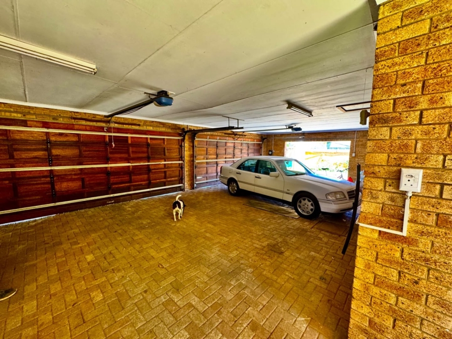 5 Bedroom Property for Sale in Potchefstroom North North West